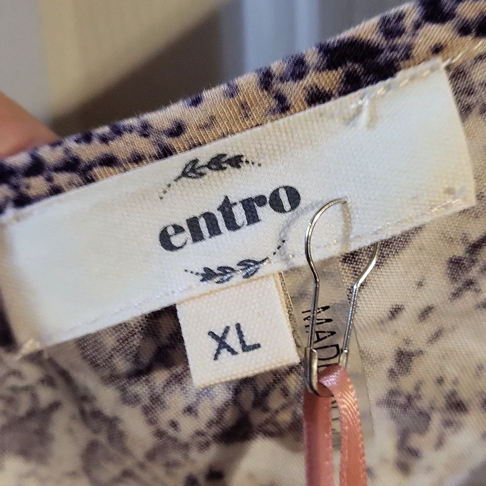 Top - Picture 2 of 3